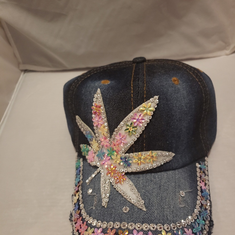 Caps - Picture 4 of 6